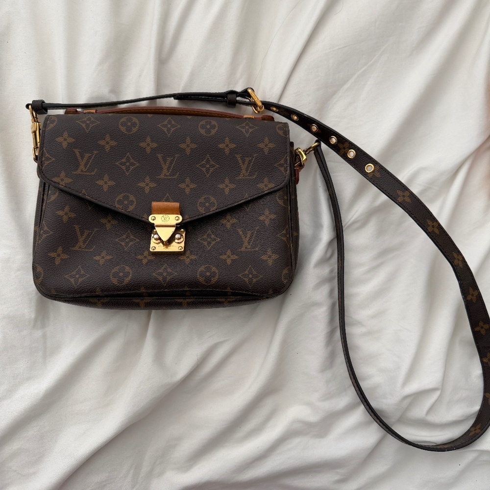 Louis Vuitton Pochette Métis